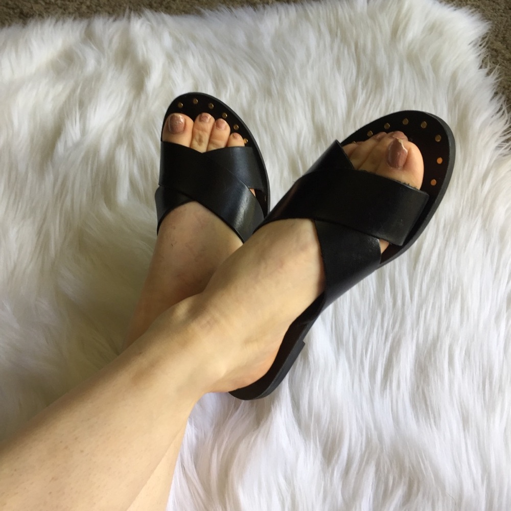 Steve Madden Crossover Studded Gold Black Flats - Picture 4 of 6